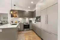 204 1892 STARLING DRIVE - thumbnail 4