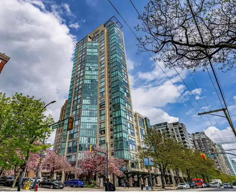 2403 1155 HOMER STREET - photo 1 of 2
