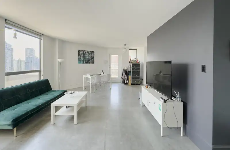1801 811 HELMCKEN STREET - photo 3 of 28