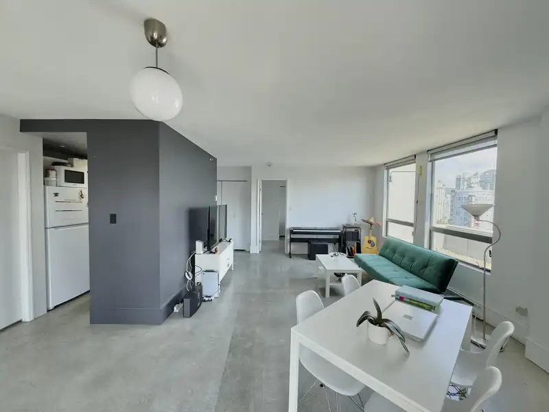 1801 811 HELMCKEN STREET - photo 4 of 28