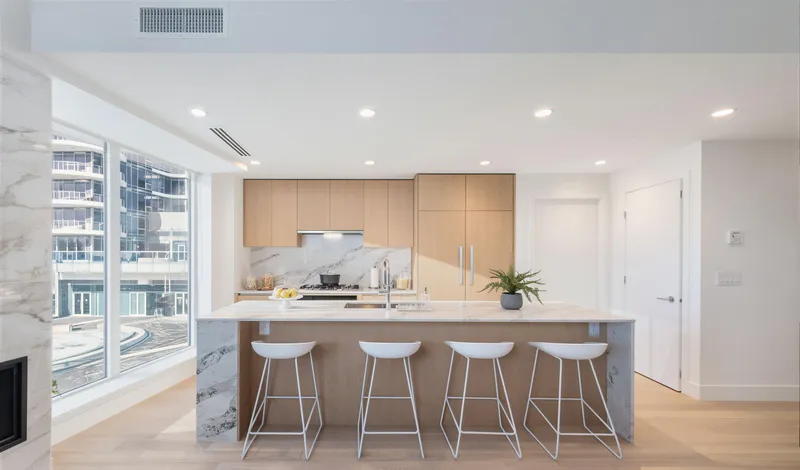 201 1475 FOSTER STREET - photo 1 of 11