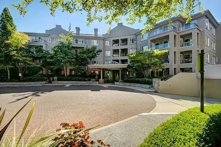 204 5683 HAMPTON PLACE - photo 1 of 10