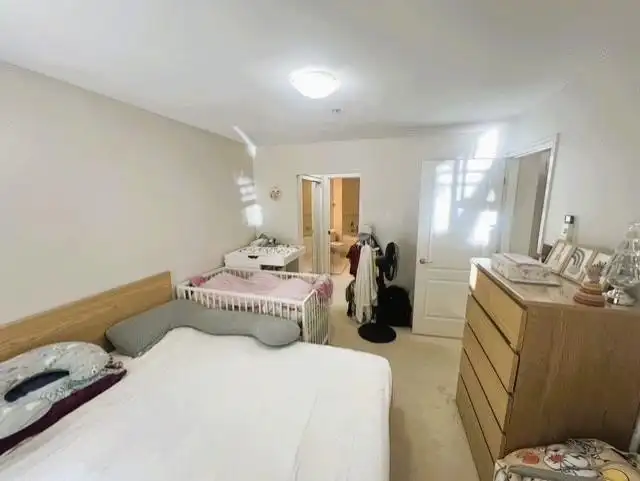 204 5683 HAMPTON PLACE - photo 4 of 10