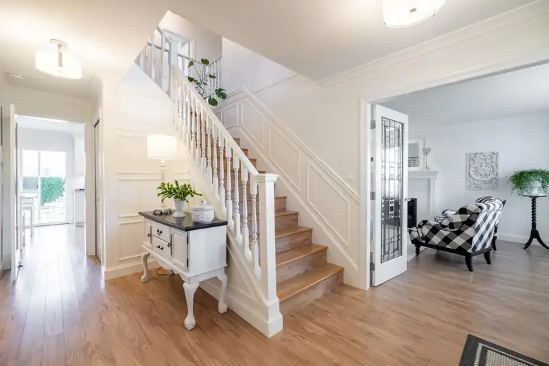 21471 THORNTON AVENUE - photo 3 of 38