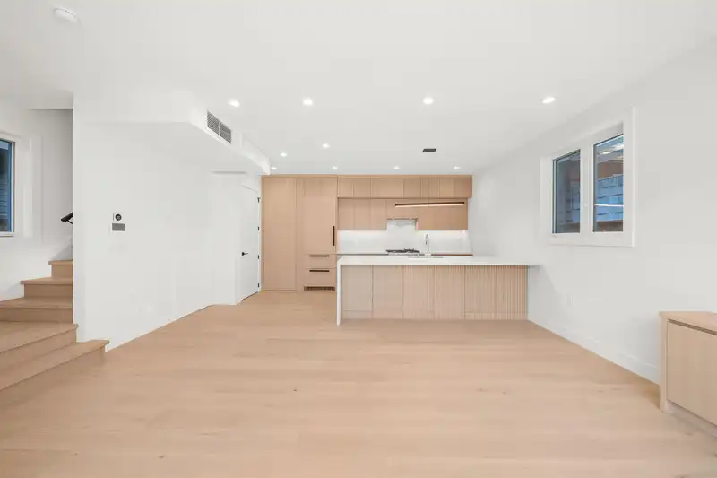 2 760 W 48TH AVENUE - photo 2 of 19