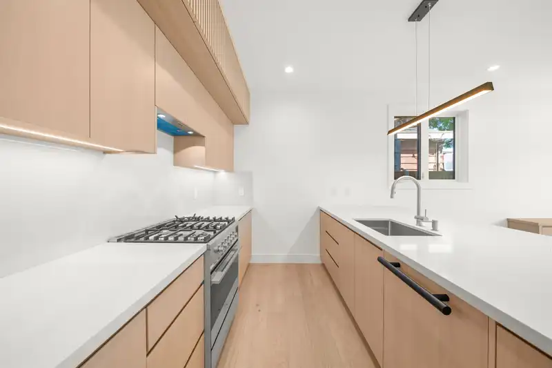 2 760 W 48TH AVENUE - photo 3 of 19