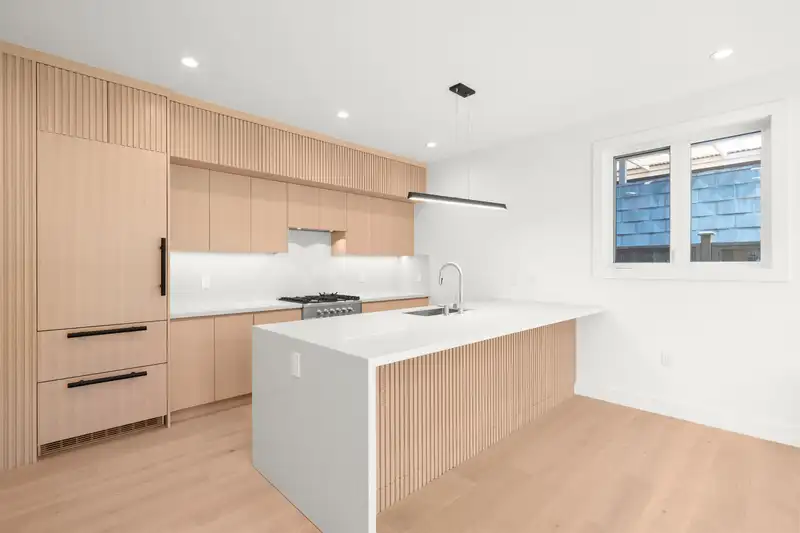 2 760 W 48TH AVENUE - photo 4 of 19
