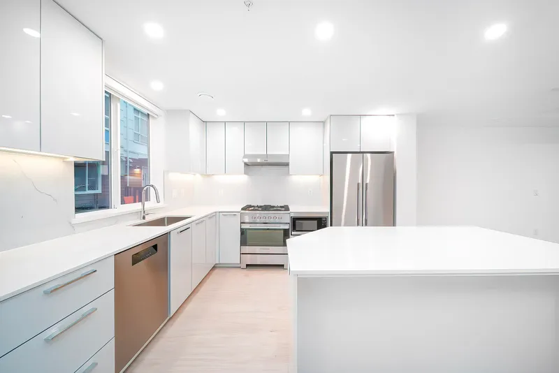 SL6 10333 RIVER DRIVE - photo 2 of 23