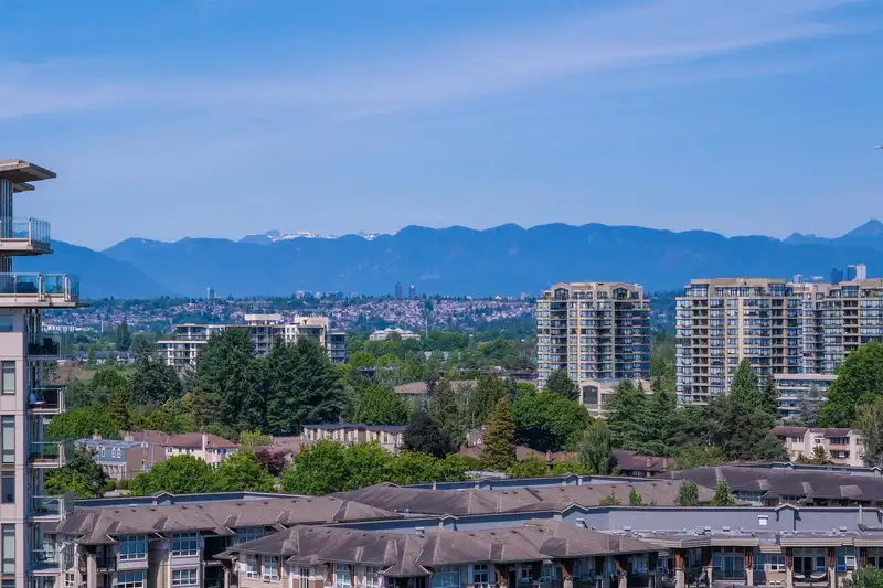 1610 8288 GRANVILLE AVENUE - photo 3 of 40