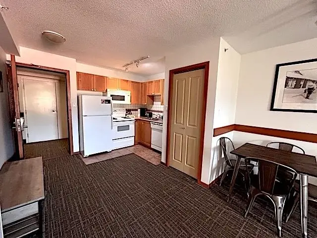 633 4315 NORTHLANDS BOULEVARD - photo 4 of 18