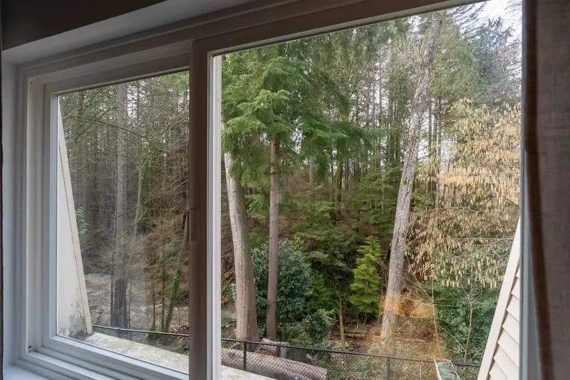 847 WESTVIEW CRESCENT - photo 2 of 35