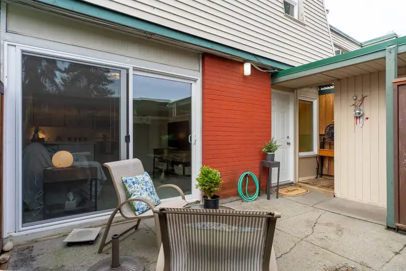 847 WESTVIEW CRESCENT - photo 4 of 35