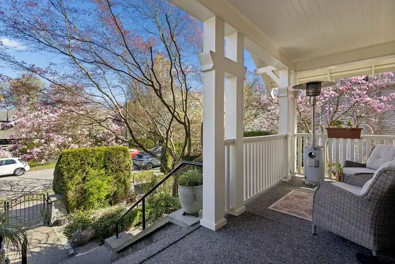 1956 W 14 AVENUE - photo 2 of 34