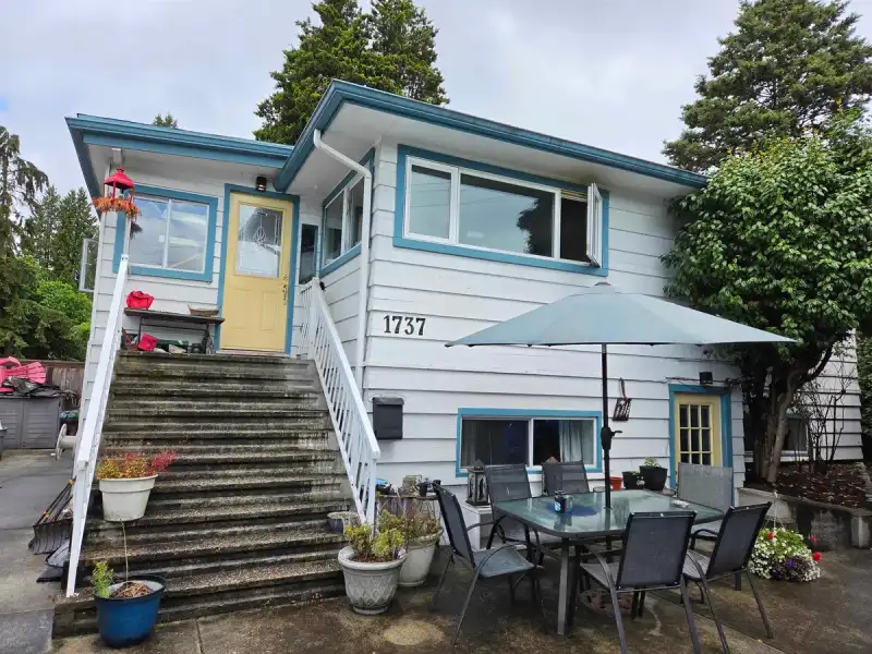 1737 LARSON ROAD - photo 1 of 3
