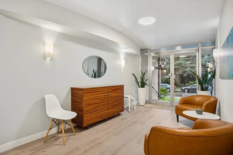 204 1050 CHILCO STREET - photo 2 of 19