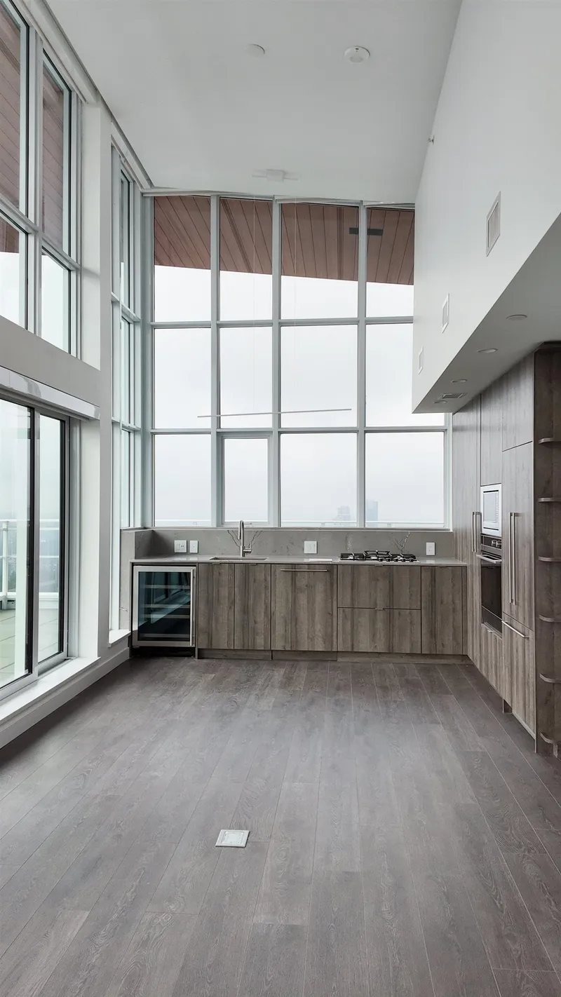 2502 505 NELSON STREET - photo 2 of 9