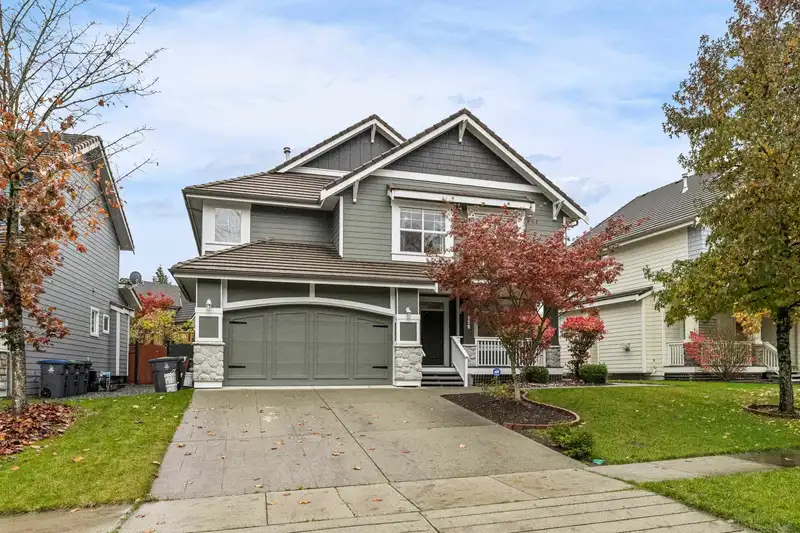 11328 154A STREET - photo 2 of 40
