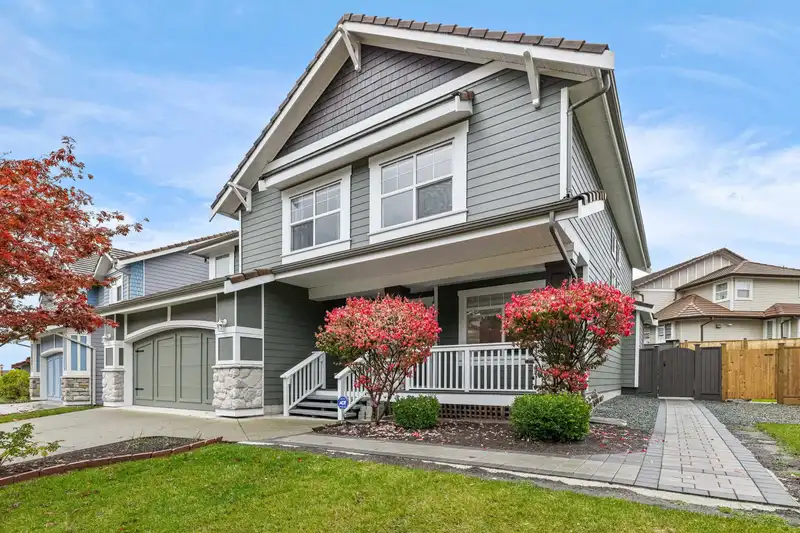 11328 154A STREET - photo 4 of 40