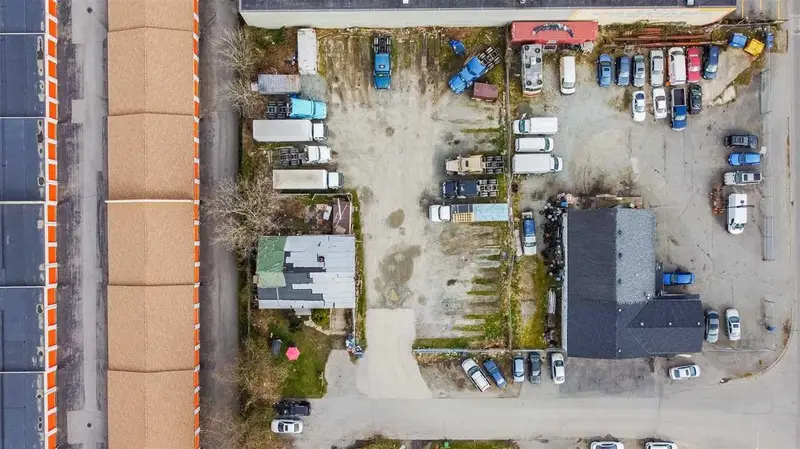 8634 120A STREET - photo 2 of 14