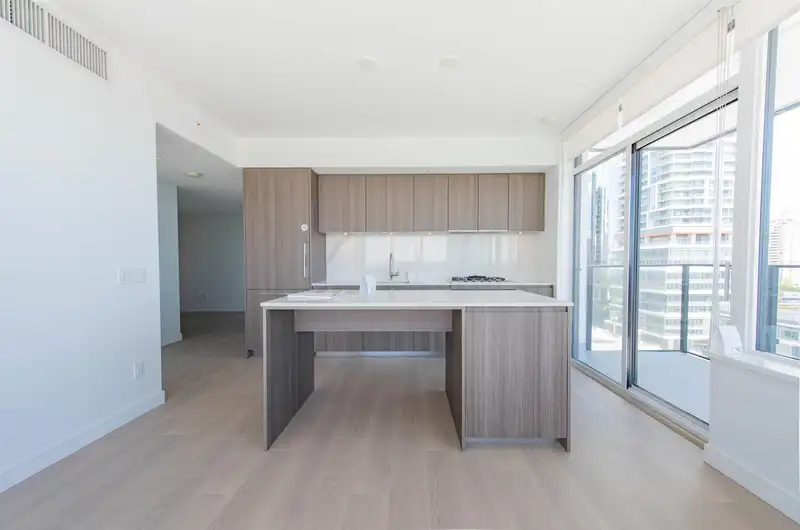 1004 6537 TELFORD AVENUE - photo 3 of 26