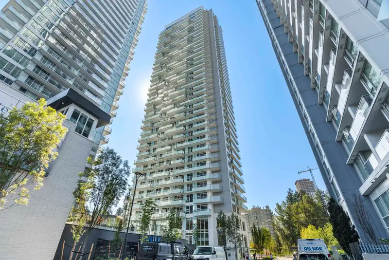 408 13768 100 AVENUE - photo 3 of 33