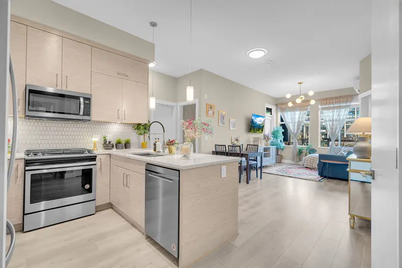 219 2120 GLADWIN ROAD - photo 1 of 25