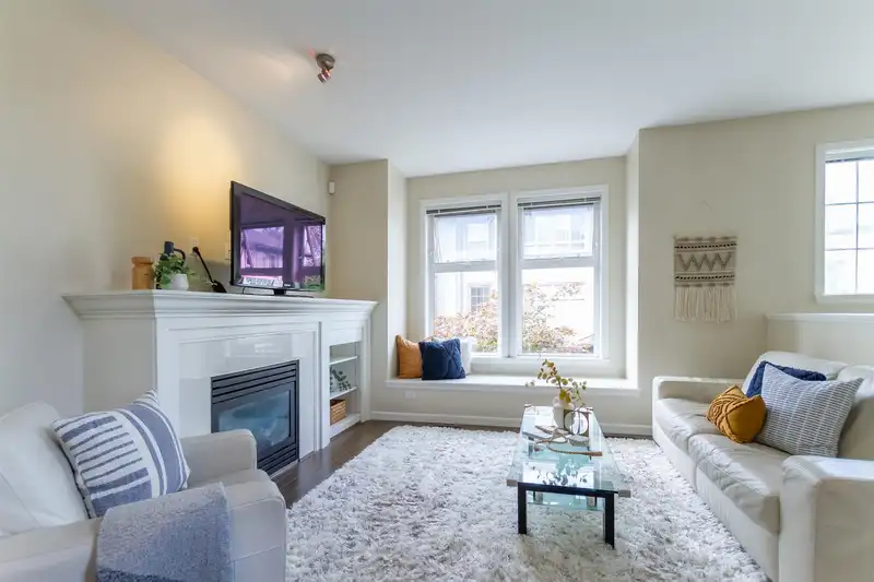 42 18777 68A AVENUE - photo 3 of 25