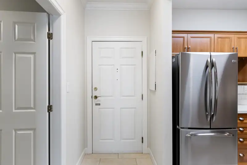 318 2985 PRINCESS CRESCENT - photo 3 of 29