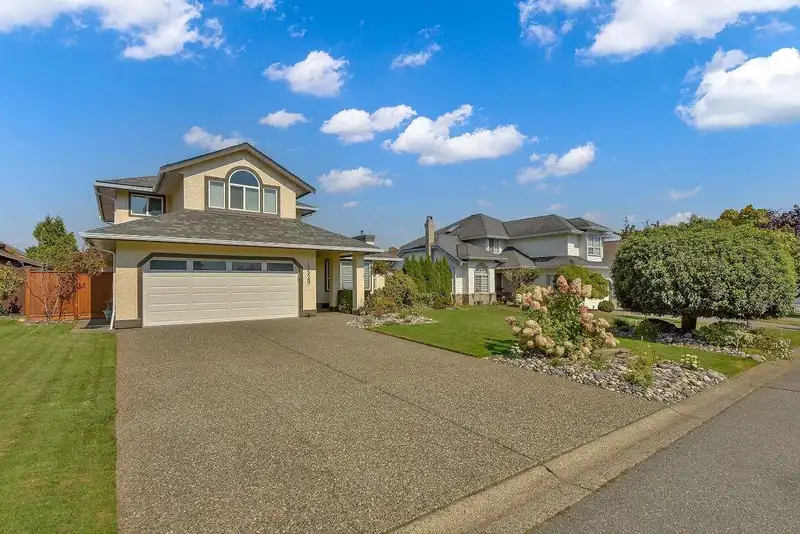16529 85TH STREET - photo 1 of 13