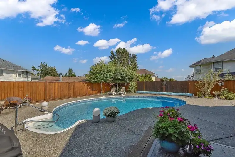 16529 85TH STREET - photo 4 of 13