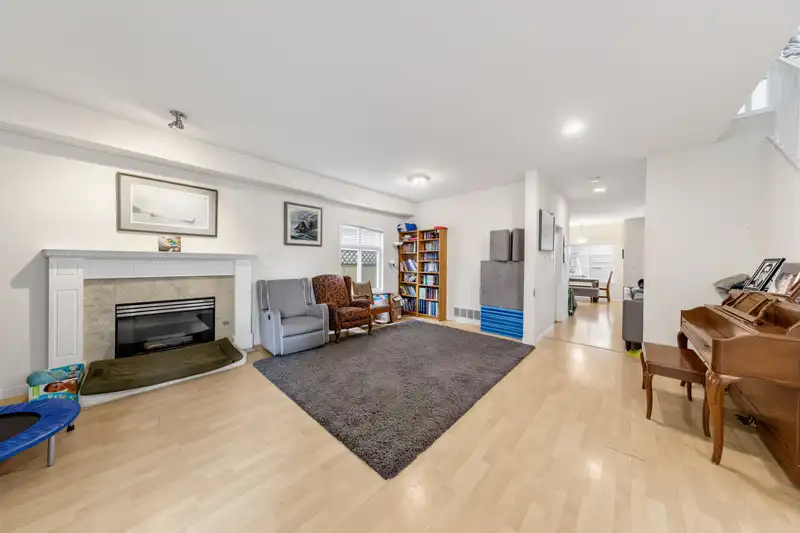 10522 SHEPHERD DRIVE - photo 2 of 34