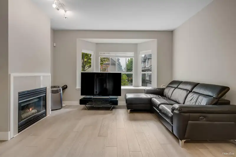 3 7833 HEATHER STREET - photo 4 of 18