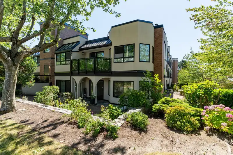 205 1280 FIR STREET - photo 1 of 21