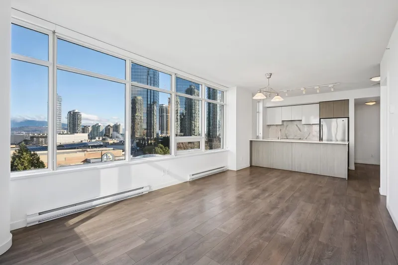 809 6461 TELFORD AVENUE - photo 4 of 25