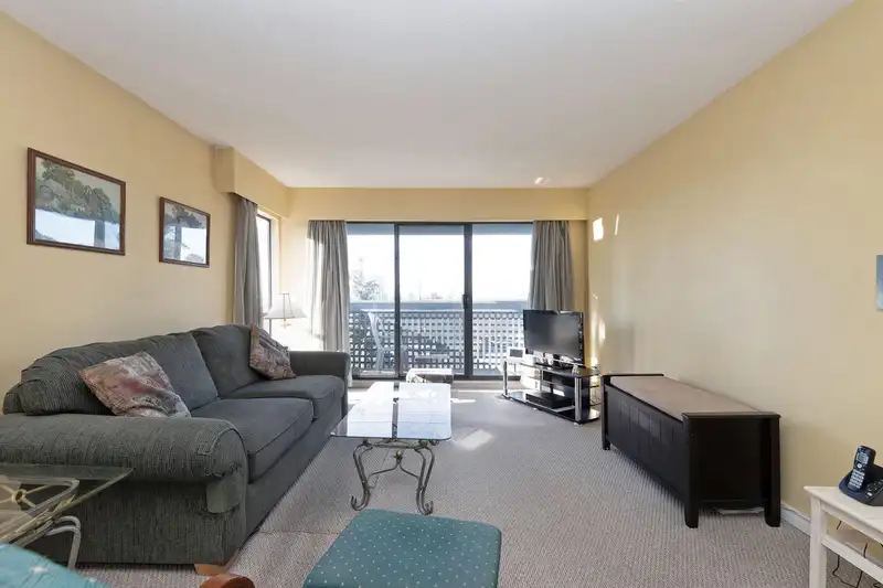 312 601 NORTH ROAD - photo 2 of 21