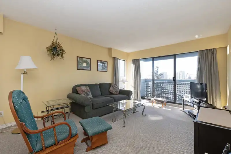 312 601 NORTH ROAD - photo 3 of 21