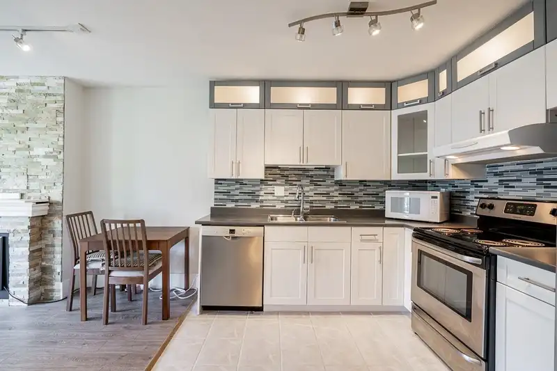 308 1122 KING ALBERT AVENUE - photo 2 of 26