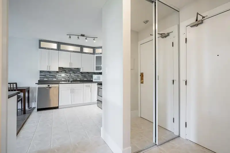308 1122 KING ALBERT AVENUE - photo 3 of 26