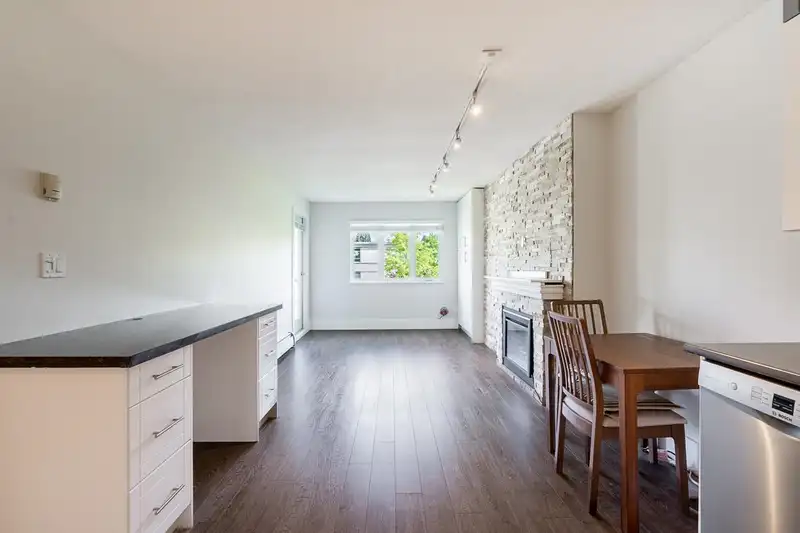 308 1122 KING ALBERT AVENUE - photo 4 of 26