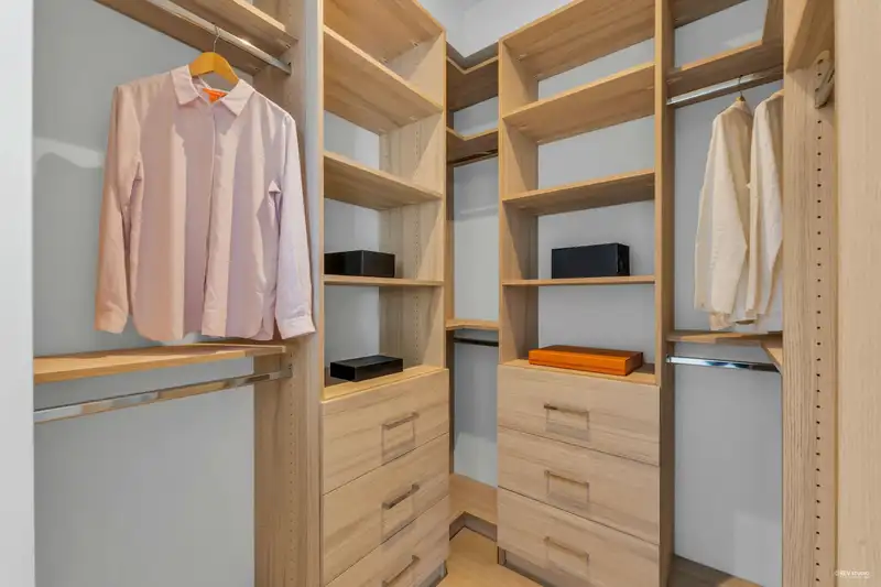 206 N ELLESMERE AVENUE - photo 3 of 35