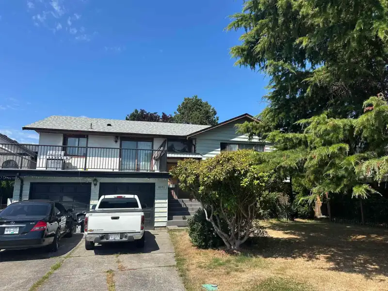 8371 LUNEN ROAD - photo 1 of 4