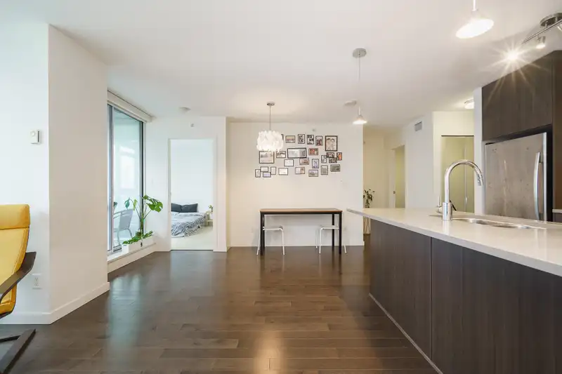 607 13325 102A AVENUE - photo 4 of 40