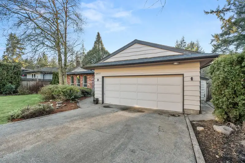 6471 MCKENZIE DRIVE - photo 3 of 40