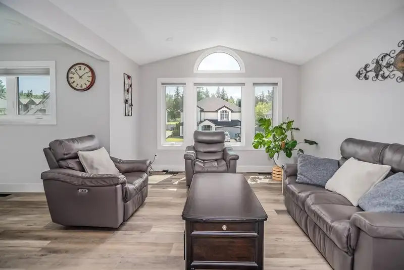 35065 KOOTENAY DRIVE - photo 4 of 40