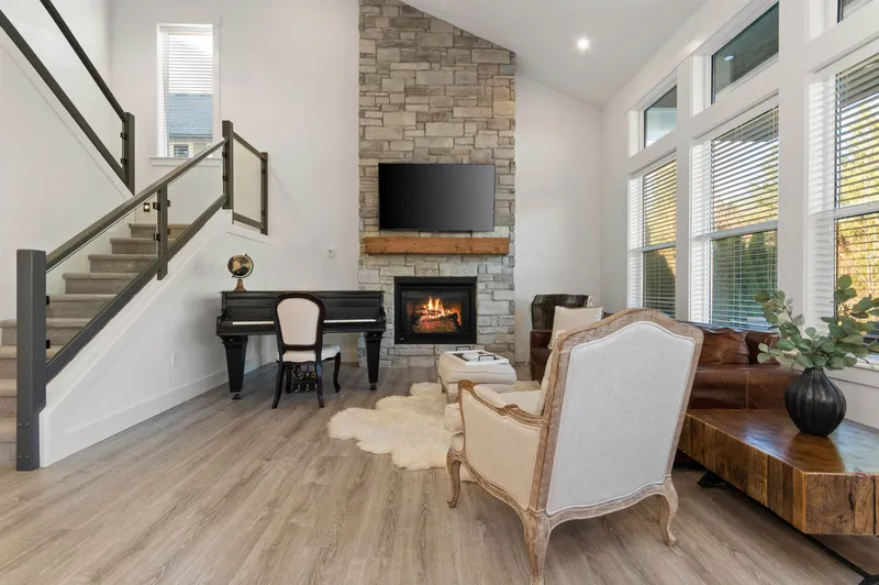 12 1885 COLUMBIA VALLEY ROAD - photo 4 of 25