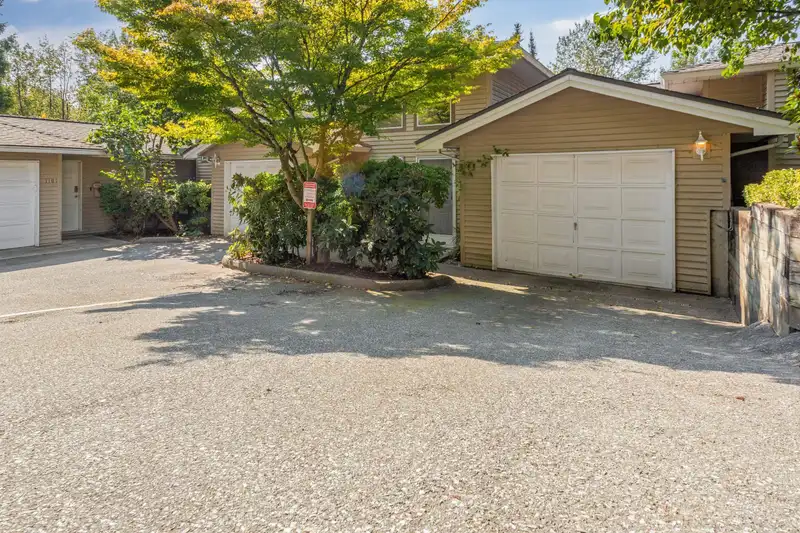 1103 O'FLAHERTY GATE - photo 1 of 25