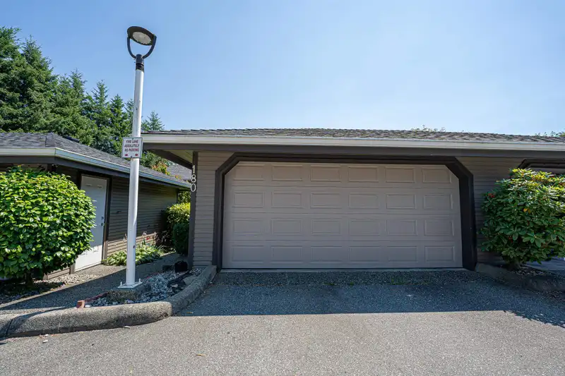 180 1140 CASTLE CRESCENT - photo 4 of 34
