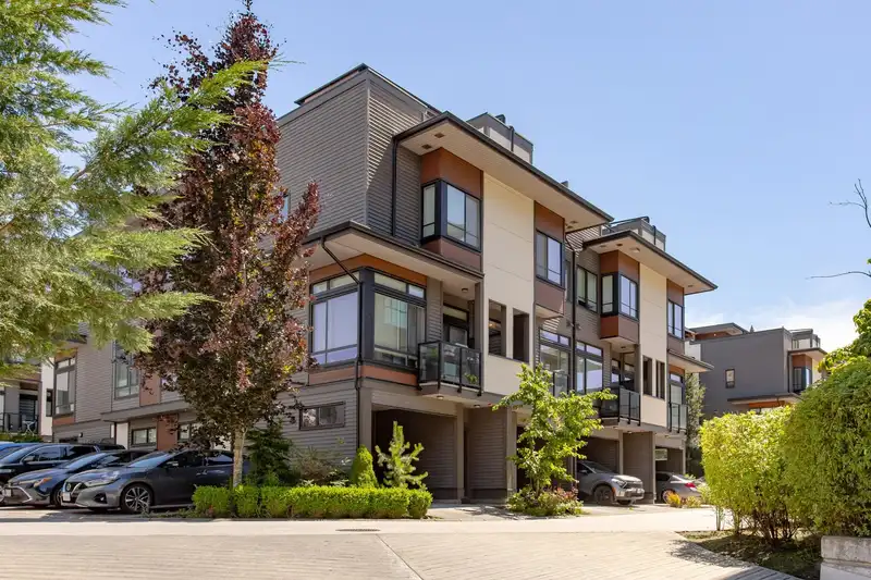45 7811 209 STREET - photo 1 of 33