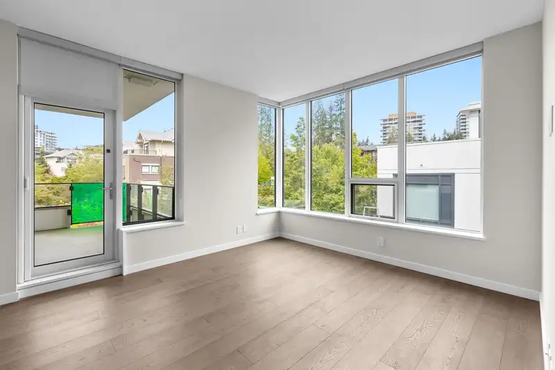 313 5687 GRAY AVENUE - photo 2 of 37