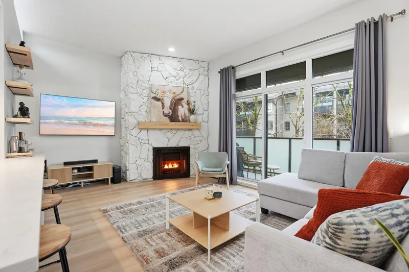 303 1516 CHARLES STREET - photo 2 of 25